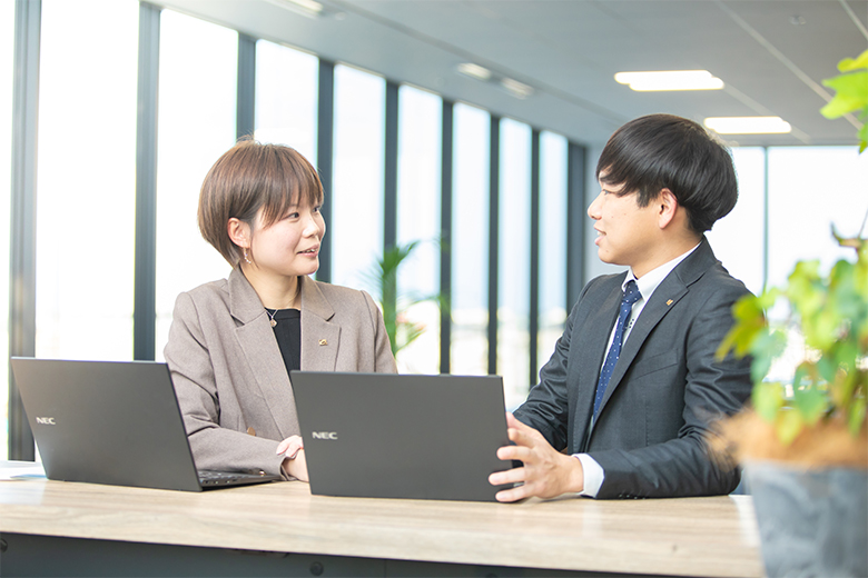 YさんとNさんとのミーティング風景